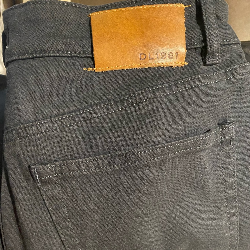 DL1961 33x32 pants